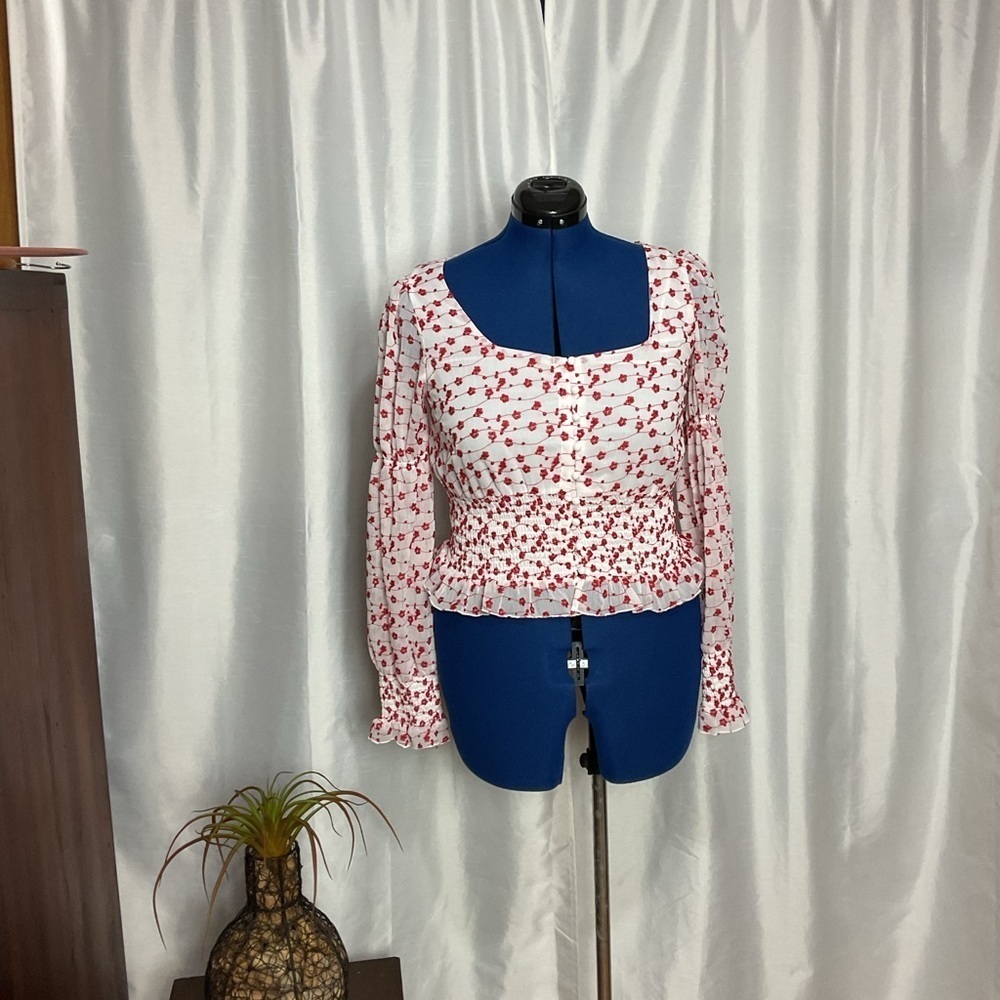 Woman’s Code x Mode Embroidered Top - Picture 2 of 11